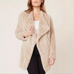 BB Dakota Faux Fur Jacket Size Small in Taupe. Like New Condition!